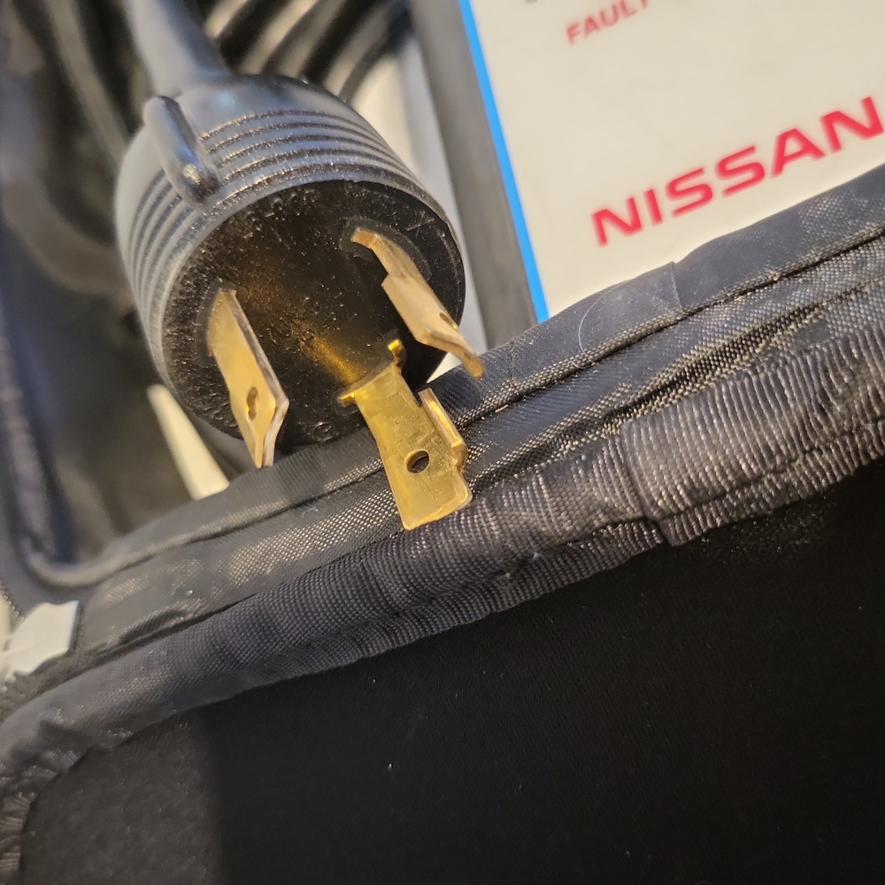 Nissan Leaf 30Amp 240v Quick Charger w/ Case Professionally Modified - Picture 2 of 6